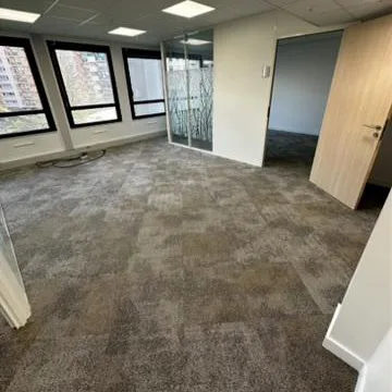 Après — Moquette de bureau