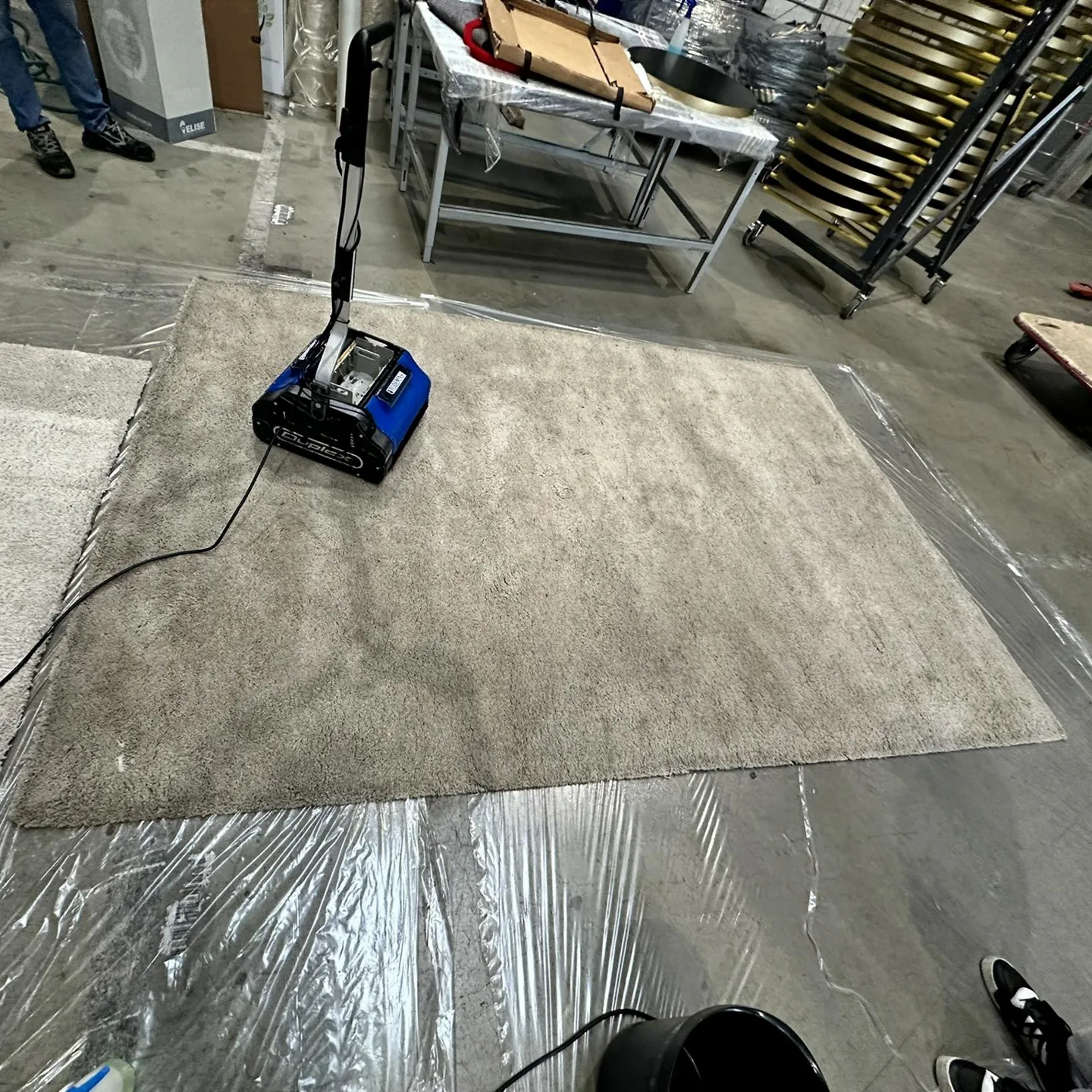 Avant — Tapis uni gris