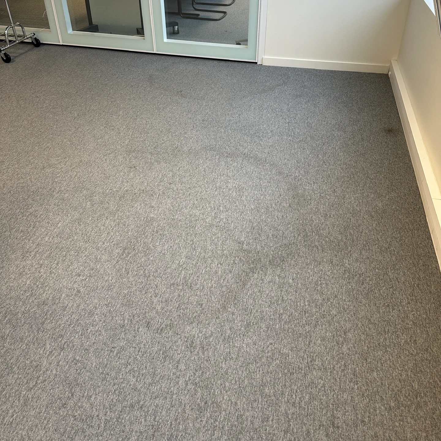 Avant — Moquette de couloir