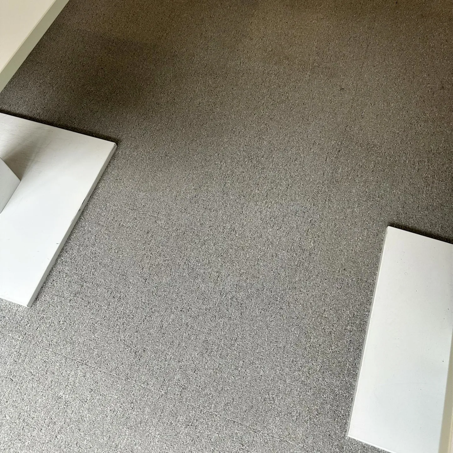 Après — Moquette sous bureau
