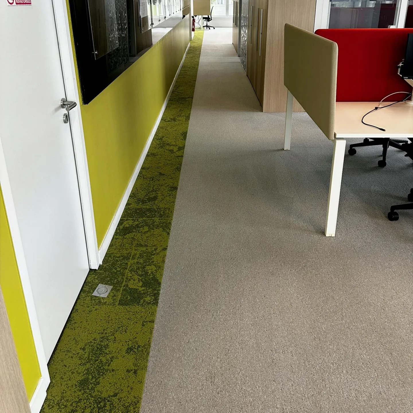 Après — Moquette en zone de circulation