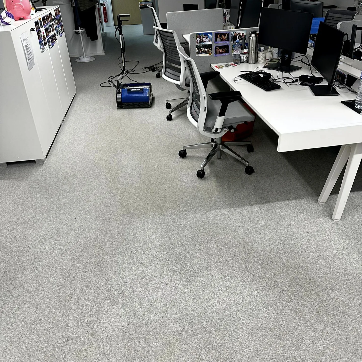 Après — Moquette de bureaux